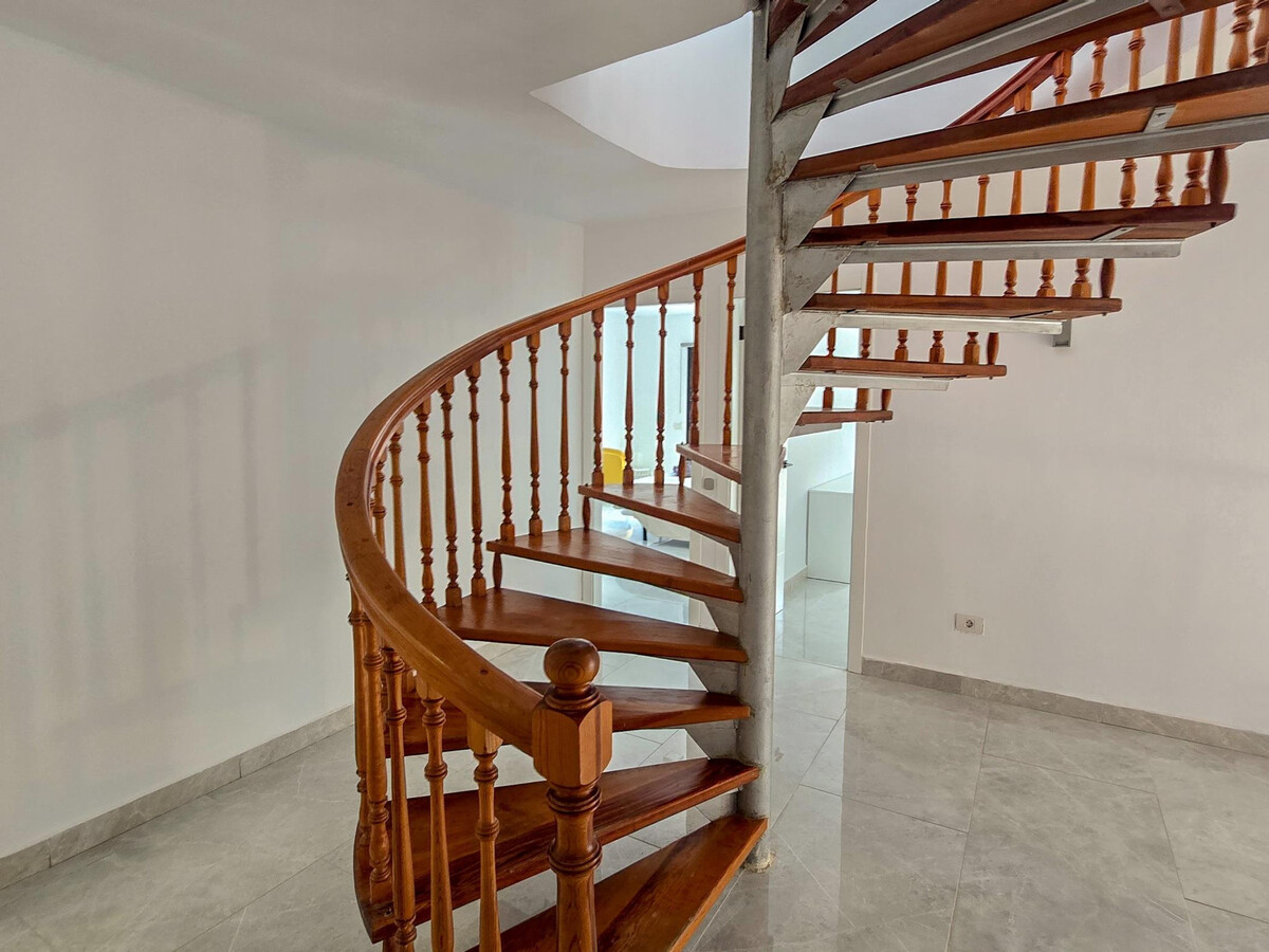 Villa 4 chambres, piscine chauffée et garage à Radazul - Photo 21