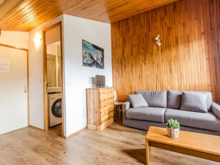 Location appartement à Bellentre, Montchavin: Studio cabine rénové équipé 3/4 pers, parking, proche pistes et commerces