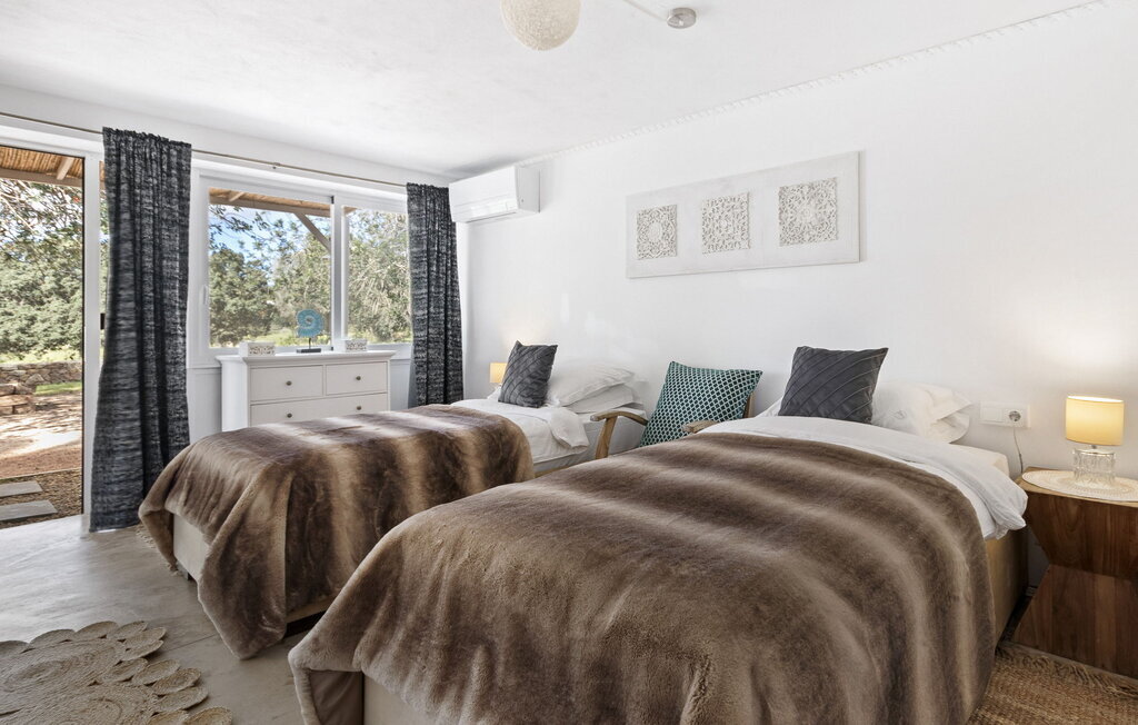 Villa Finca Cielo : ferme ibicenca 9 chambres, piscine 4,5×11m - Photo 18
