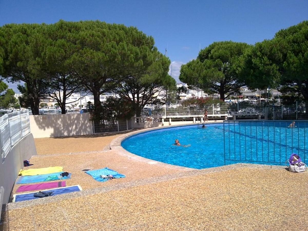 Studio cabine climatisé avec piscine et parking au Grau du Roi - Photo 2