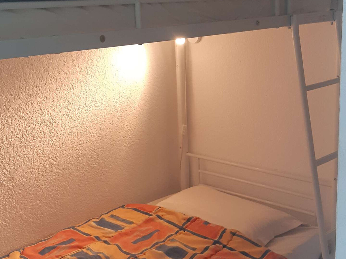 Studio cabine climatisé avec piscine et parking au Grau du Roi - Photo 8