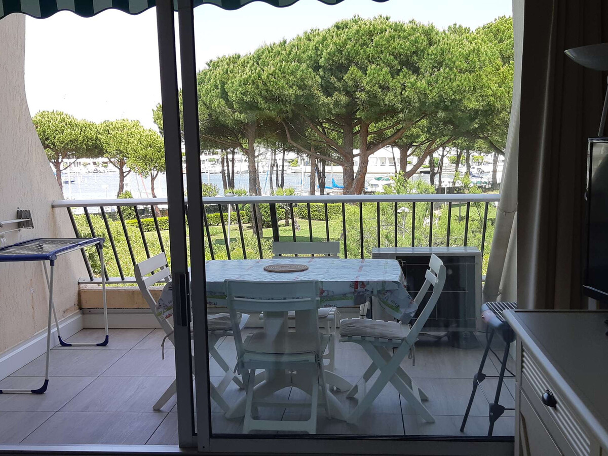 Studio cabine climatisé avec piscine et parking au Grau du Roi - Photo 12