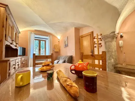 Location appartement à La Salle les Alpes, Charmant 2 pièces avec Wi-Fi et parking à La Salle-les-Alpes