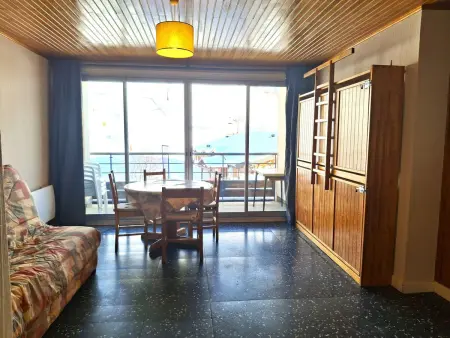 Studio 40m² centre-station, balcon sud, pied des pistes : photo 5