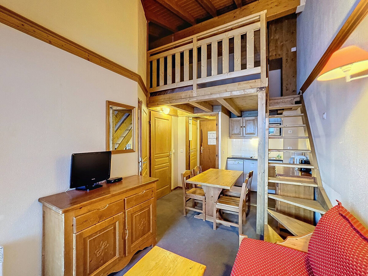 Appartement 2 pièces mezzanine, balcon sud, accès pistes - Photo 3