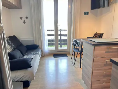 Location appartement à Risoul, Studio calme à Risoul, 4 couchages, animaux admis, parking