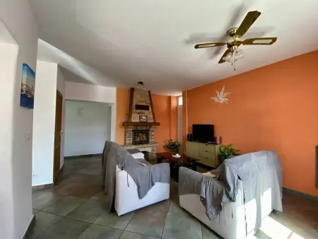 T3 rénové 2024 à Cambo-les-Bains, 4 pers, parking : photo 6