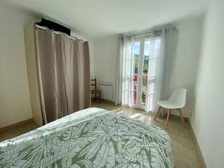 T3 rénové 2024 à Cambo-les-Bains, 4 pers, parking : photo 17