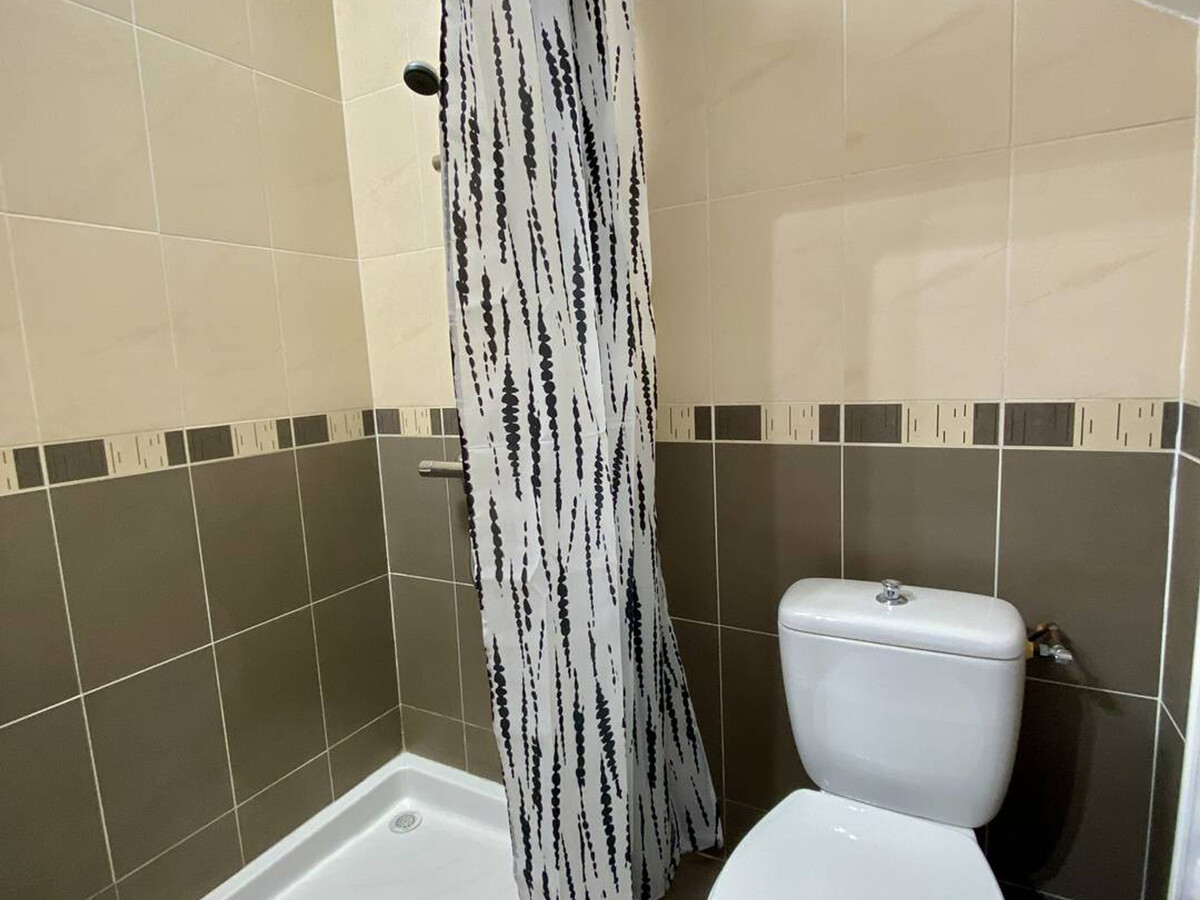 T2 rénové 2024 à Cambo-les-Bains, parking inclus - Photo 8