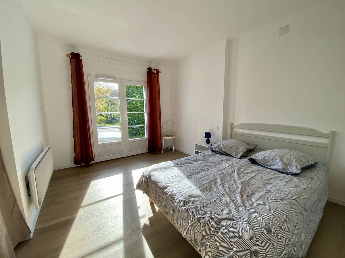 T2 rénové 2024 à Cambo-les-Bains, parking inclus - Photo 10