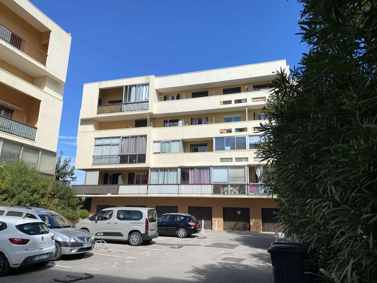 Studio climatisé avec lit 140 à Balaruc-les-Bains - Photo 8