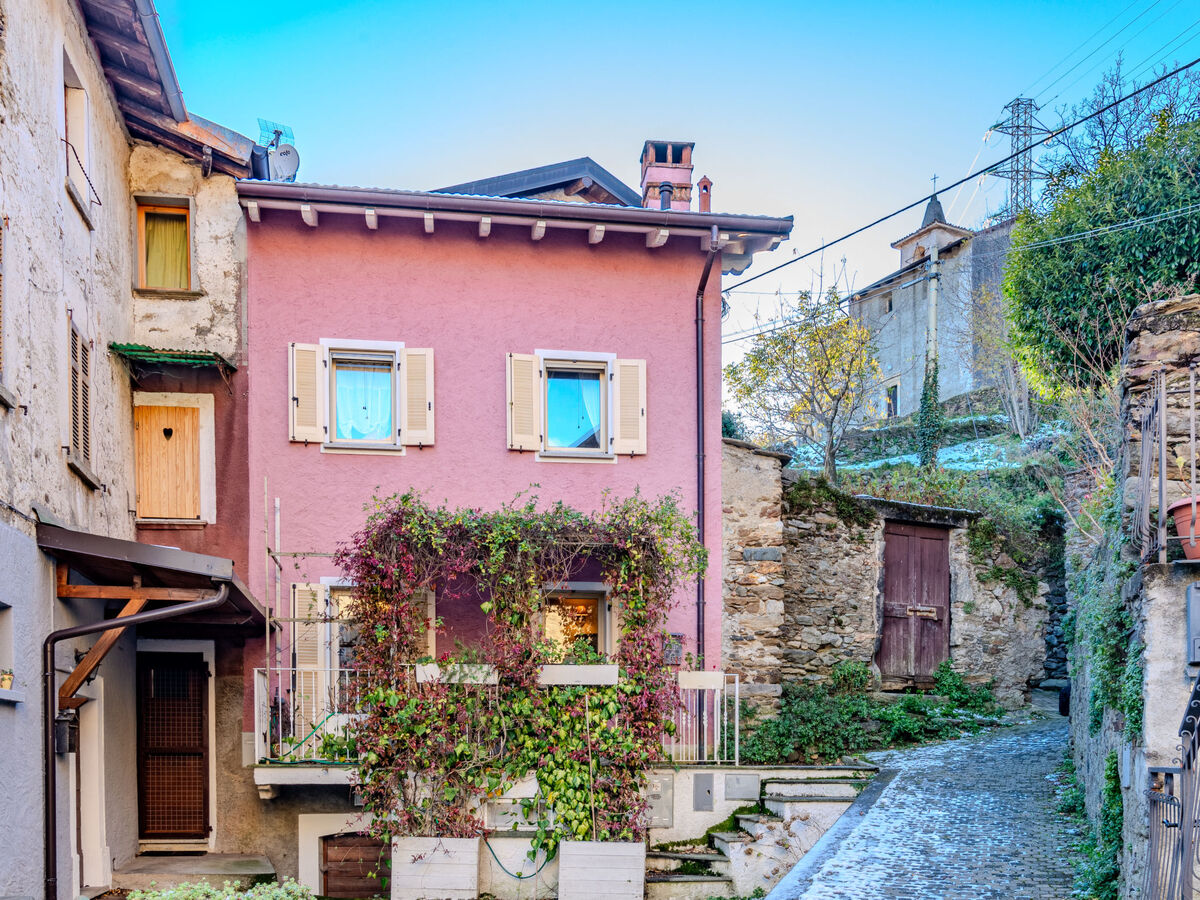 Casetta Rosa – Maison 3 étages à San Siro, 2.5 km du lac - Photo 1