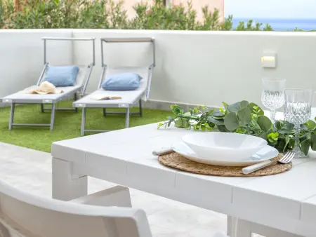 La terrazza sulla piscina – Apt 3 pièces avec terrasse : photo 7