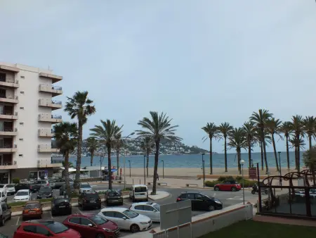 Location appartement à Roses, Bel appartement 3 pièces à Roses avec piscine et jardin, accès plage