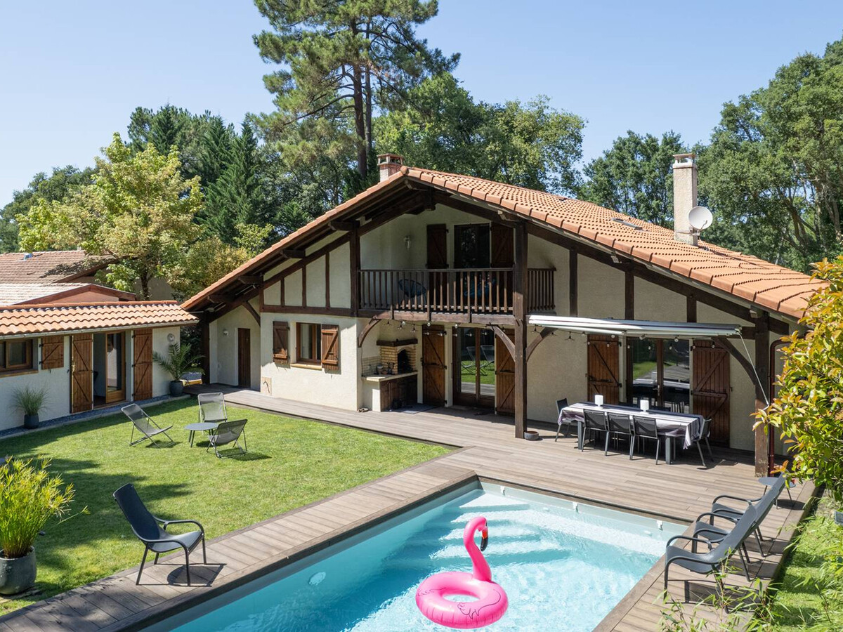 Villa Malbec à Capbreton : 12 pers, 6 ch, piscine & jardin - Photo 1