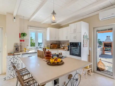 Dos Pombinhos – Maison rénovée avec piscine à Porches : photo 4