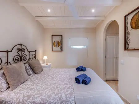 Dos Pombinhos – Maison rénovée avec piscine à Porches : photo 5