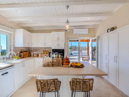 Dos Pombinhos – Maison rénovée avec piscine à Porches : photo 6