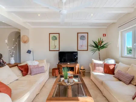 Dos Pombinhos – Maison rénovée avec piscine à Porches : photo 9