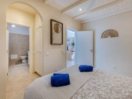 Dos Pombinhos – Maison rénovée avec piscine à Porches : photo 12