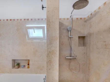 Dos Pombinhos – Maison rénovée avec piscine à Porches : photo 15