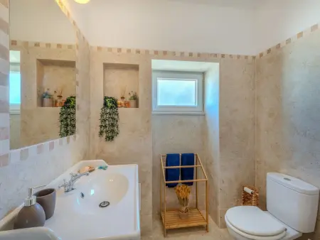 Dos Pombinhos – Maison rénovée avec piscine à Porches : photo 18
