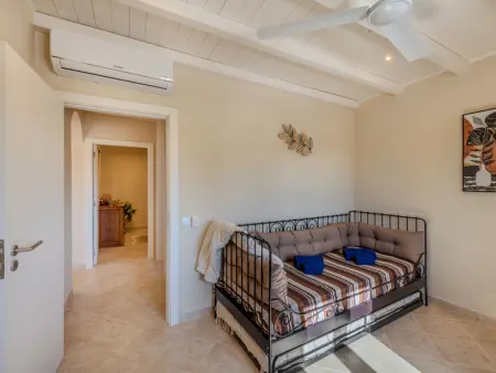 Dos Pombinhos – Maison rénovée avec piscine à Porches : photo 19