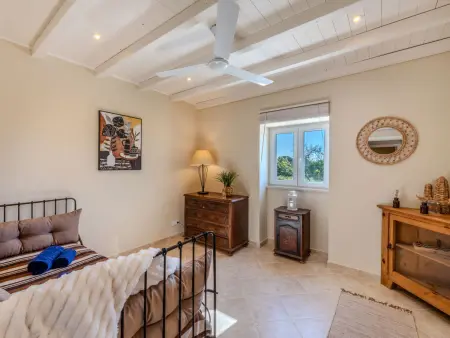 Dos Pombinhos – Maison rénovée avec piscine à Porches : photo 20