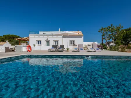 Dos Pombinhos – Maison rénovée avec piscine à Porches : photo 30