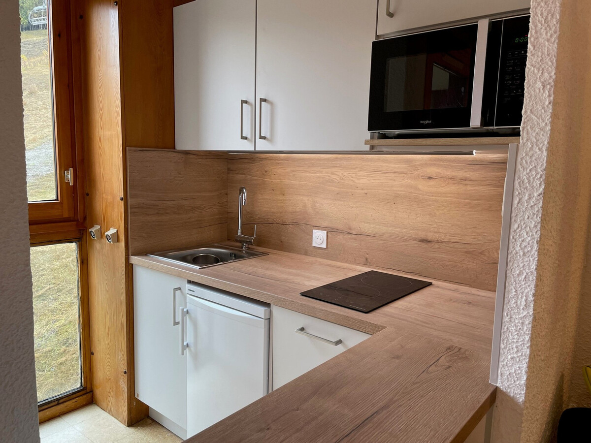 Appartement 30m² rénové, balcon sud aux Coches - Photo 2