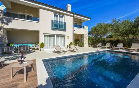 Location maison à Novalja