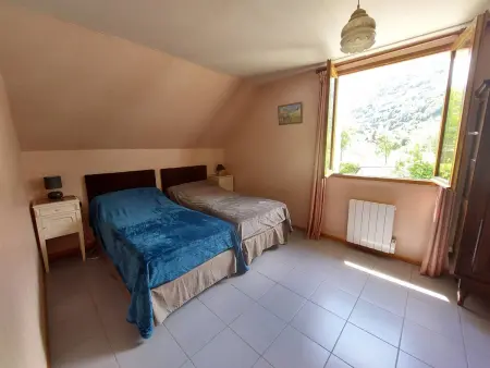 Maison spacieuse à Cauterets : 4 chambres, garage, sans animaux - Photo 4