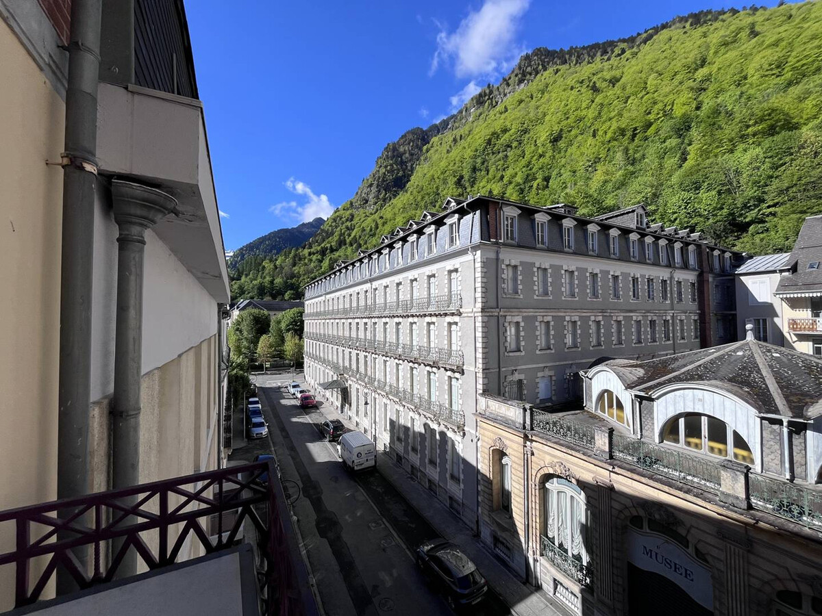 Appartement 5 pers. balcon ensoleillé, centre Cauterets - Photo 10