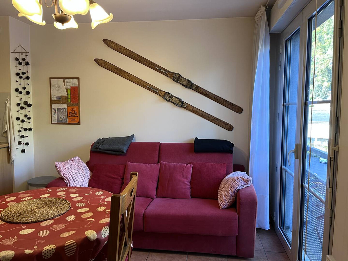 T2 Cauterets : parking, cellier à skis, ascenseur - Photo 1
