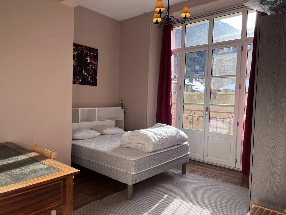 Appartement 8 pers, centre-ville Cauterets, balcon - Photo 4