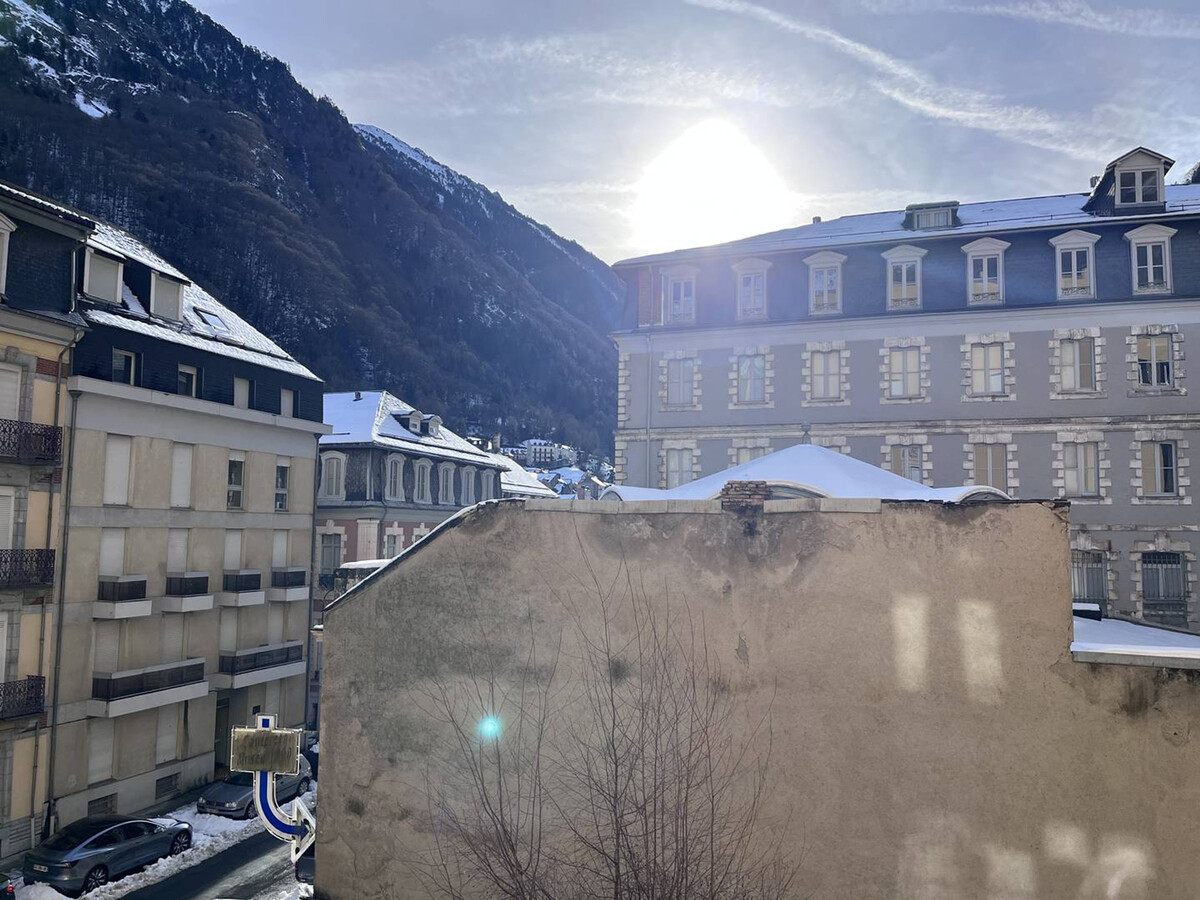 Appartement 8 pers, centre-ville Cauterets, balcon - Photo 5