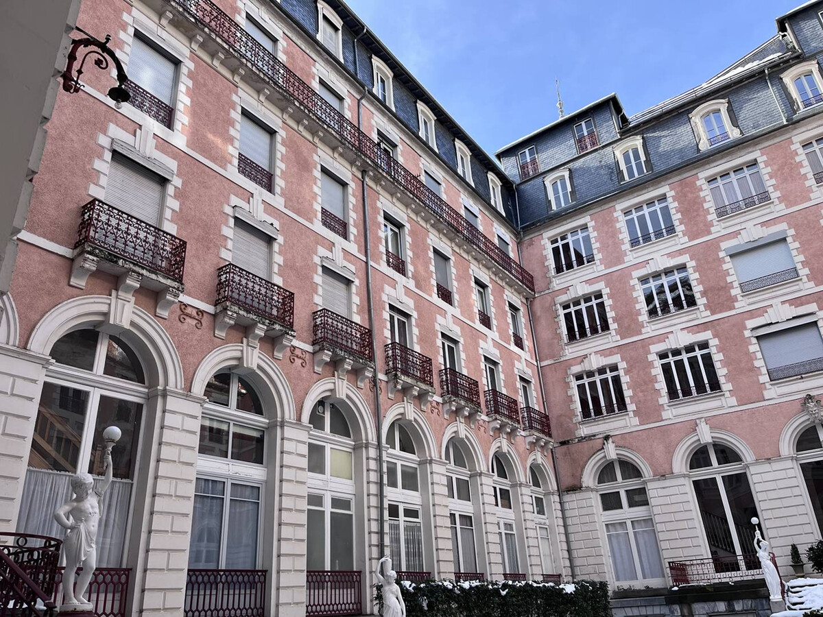 Appartement 8 pers, centre-ville Cauterets, balcon - Photo 12