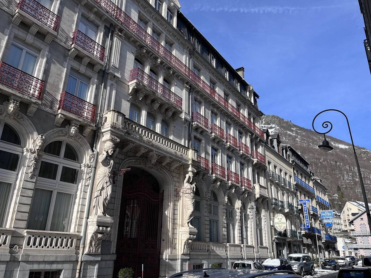 Appartement 8 pers, centre-ville Cauterets, balcon - Photo 15