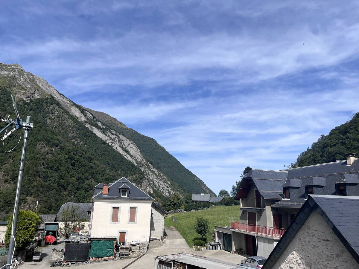 T3 Cauterets avec mezzanine, parking et cellier à skis - Photo 8