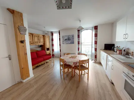 Location appartement à Cauterets, Charmant studio à Cauterets avec balcon et couchages pour 4 personnes