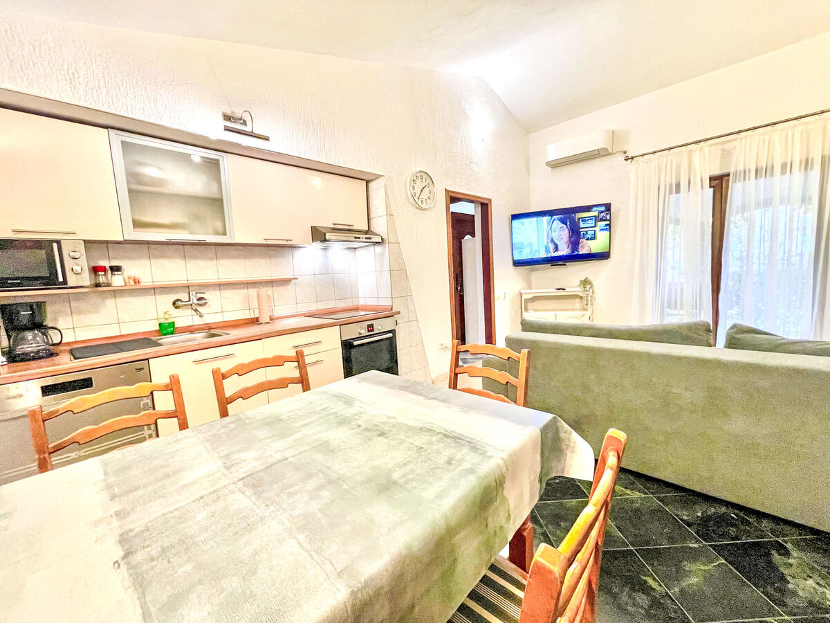Maison Nada à 700 m de la plage de Ražanac - Photo 4