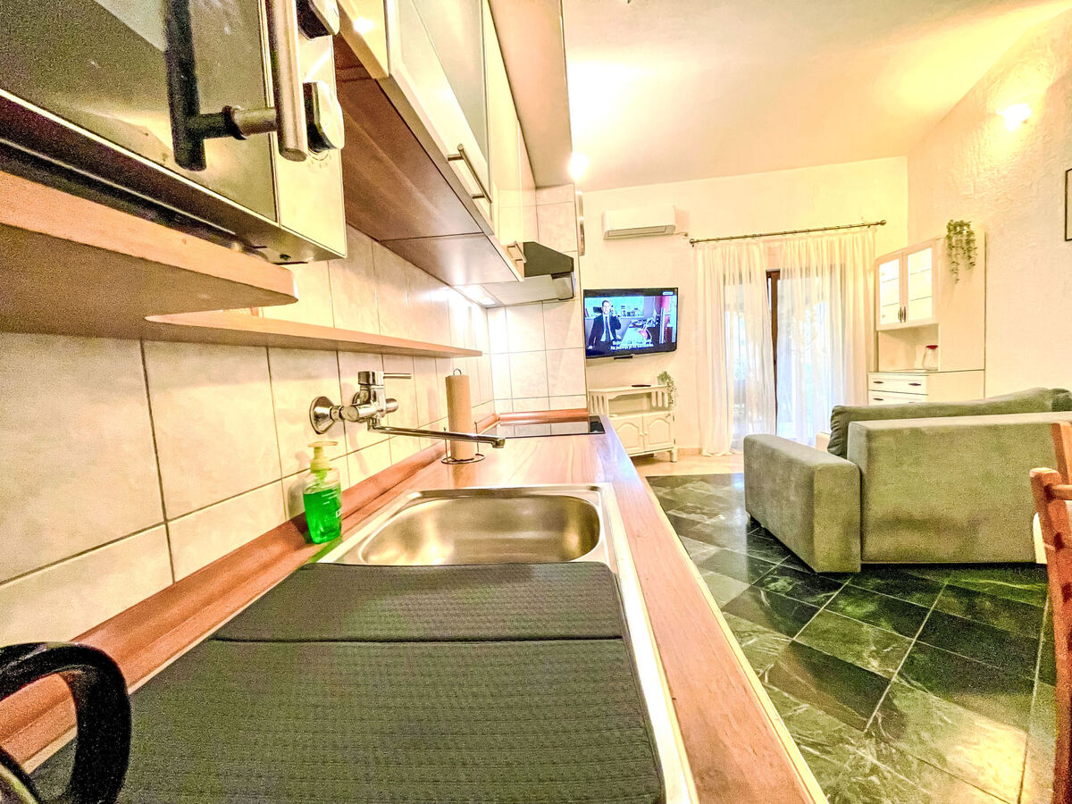 Maison Nada à 700 m de la plage de Ražanac - Photo 7