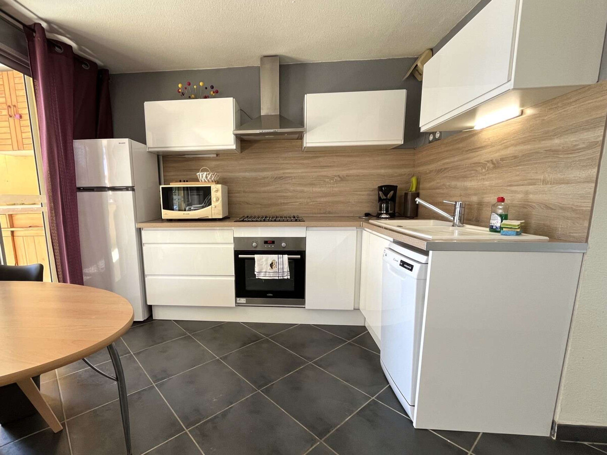 T3 rénové avec terrasse 25m² à 100m de la plage - Photo 5