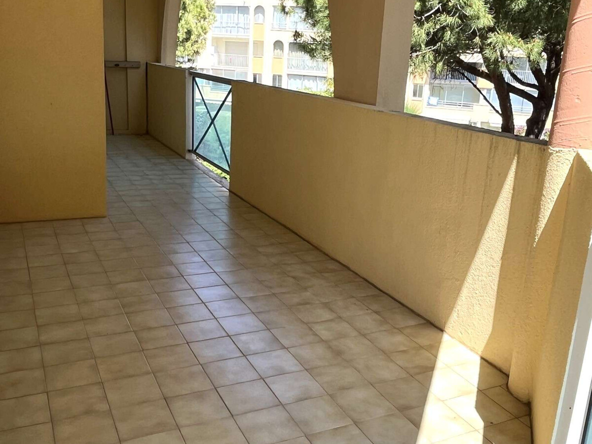 T3 rénové avec terrasse 25m² à 100m de la plage - Photo 19