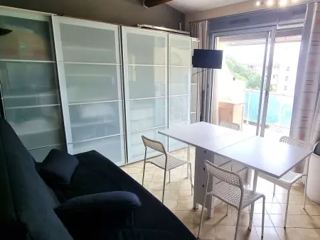 Location appartement à Cap d'Agde, T2 climatisé avec piscine et parking à 100m de la mer