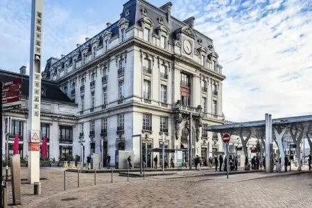 Location appartement à Bordeaux, Bel Appartement Face Gare Saint-Jean