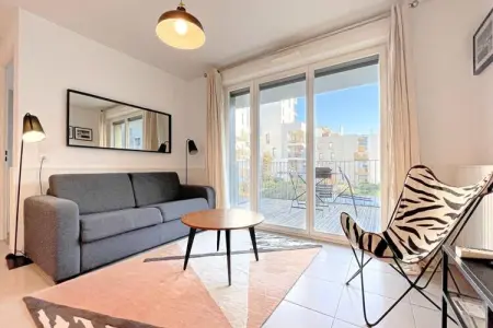 Location appartement à BORDEAUX, Appartement Moderne Radiant Près de la Cité du Vin