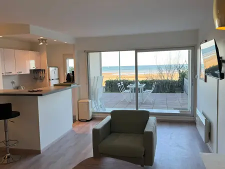 Appartement 3 pièces avec accès direct plage à Cabourg : photo 2