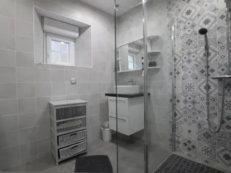 Confortable maison avec jardin privé dans le Cotentin - Photo 4