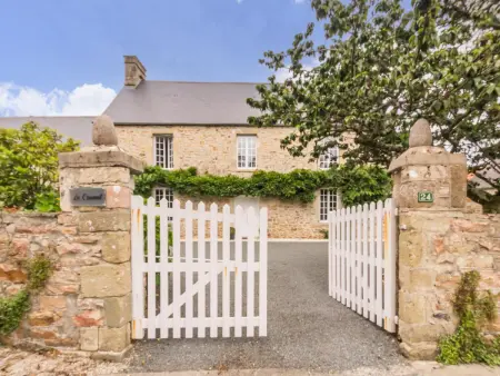 Gîte 6 pers. Grosville : piscine intérieure en chapelle : photo 22